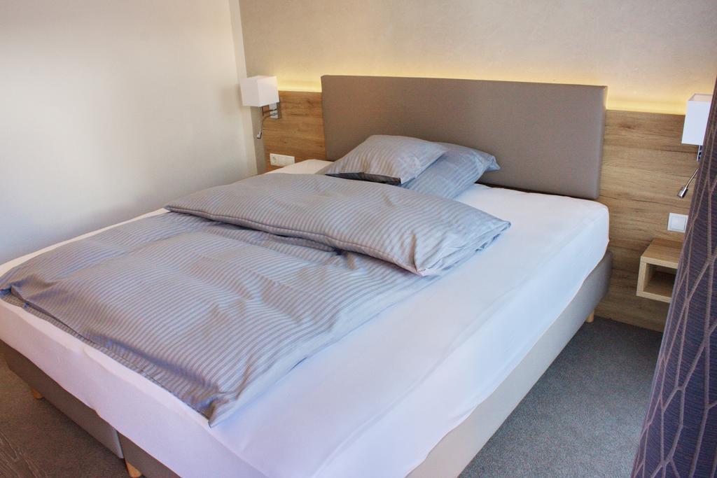 Stichwehs Hotel Am Bahnhof Elze Kültér fotó