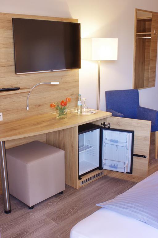 Stichwehs Hotel Am Bahnhof Elze Kültér fotó